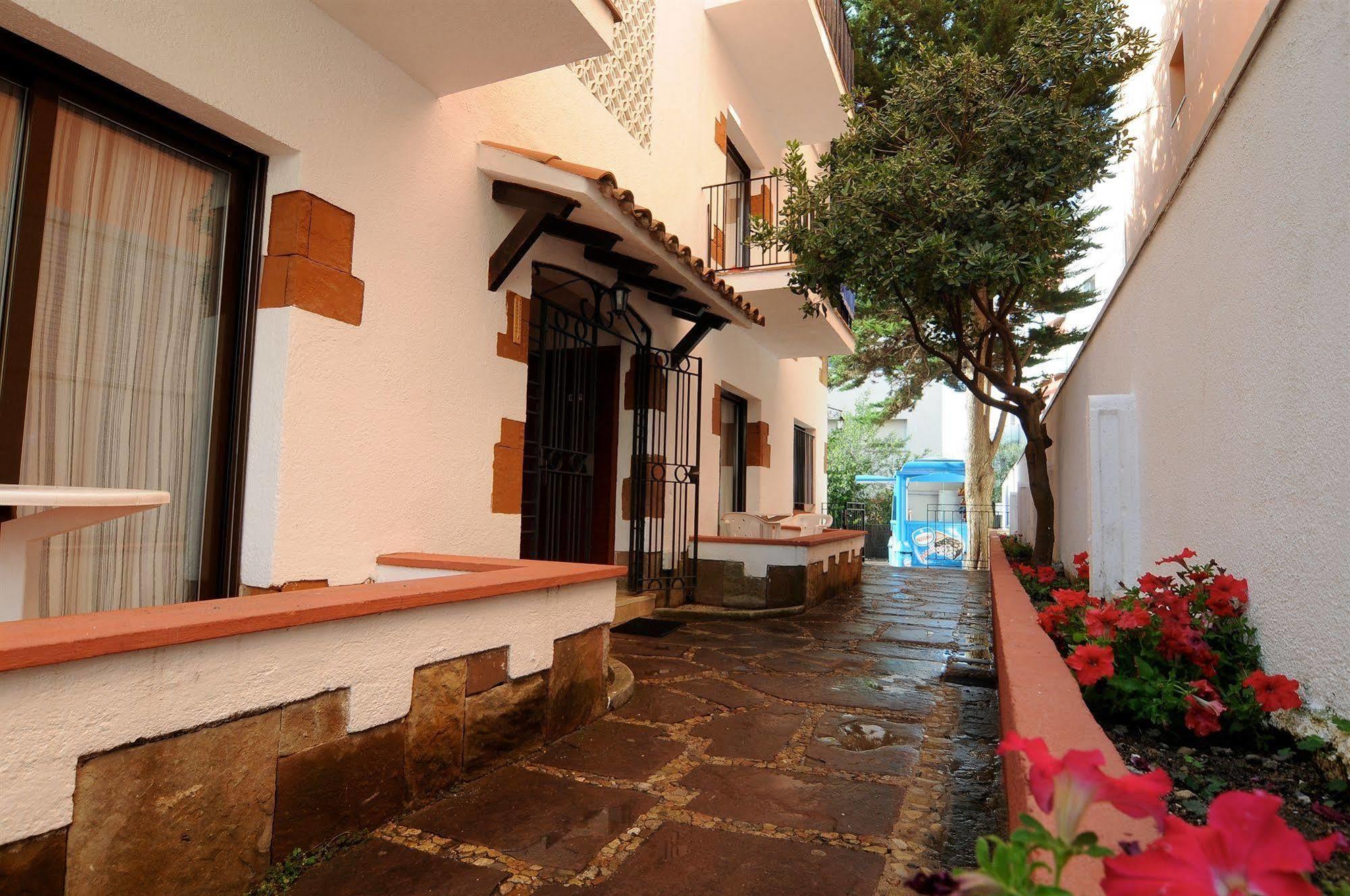 Apartamentos Ar Caribe Lloret de Mar Esterno foto
